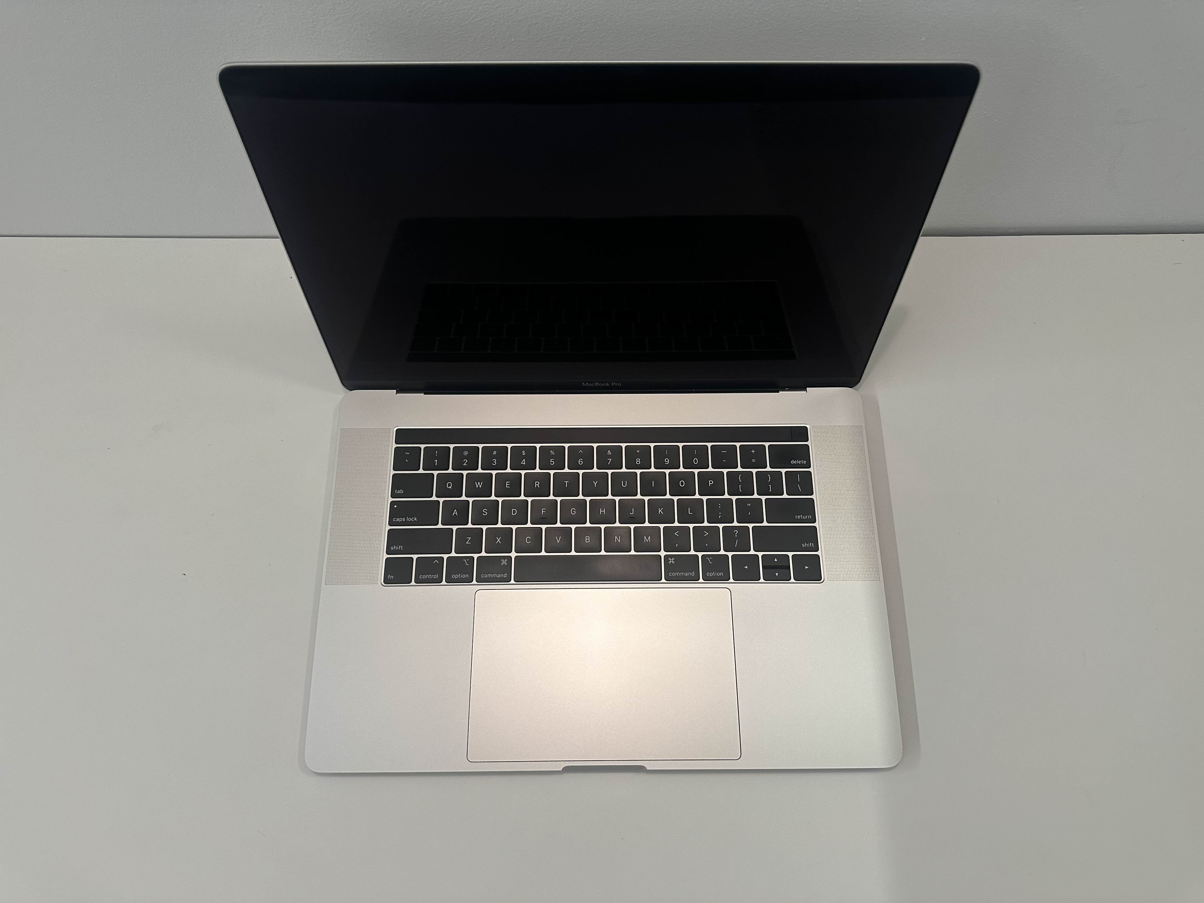 Image of Macbook Pro 2018 - 2.9 GHz 6-Core Intel Core i9-8950HK